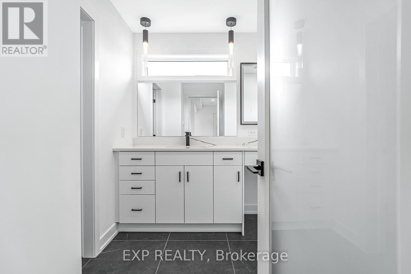 Photo 16 of 489 Duvernay Drive, Ottawa ON