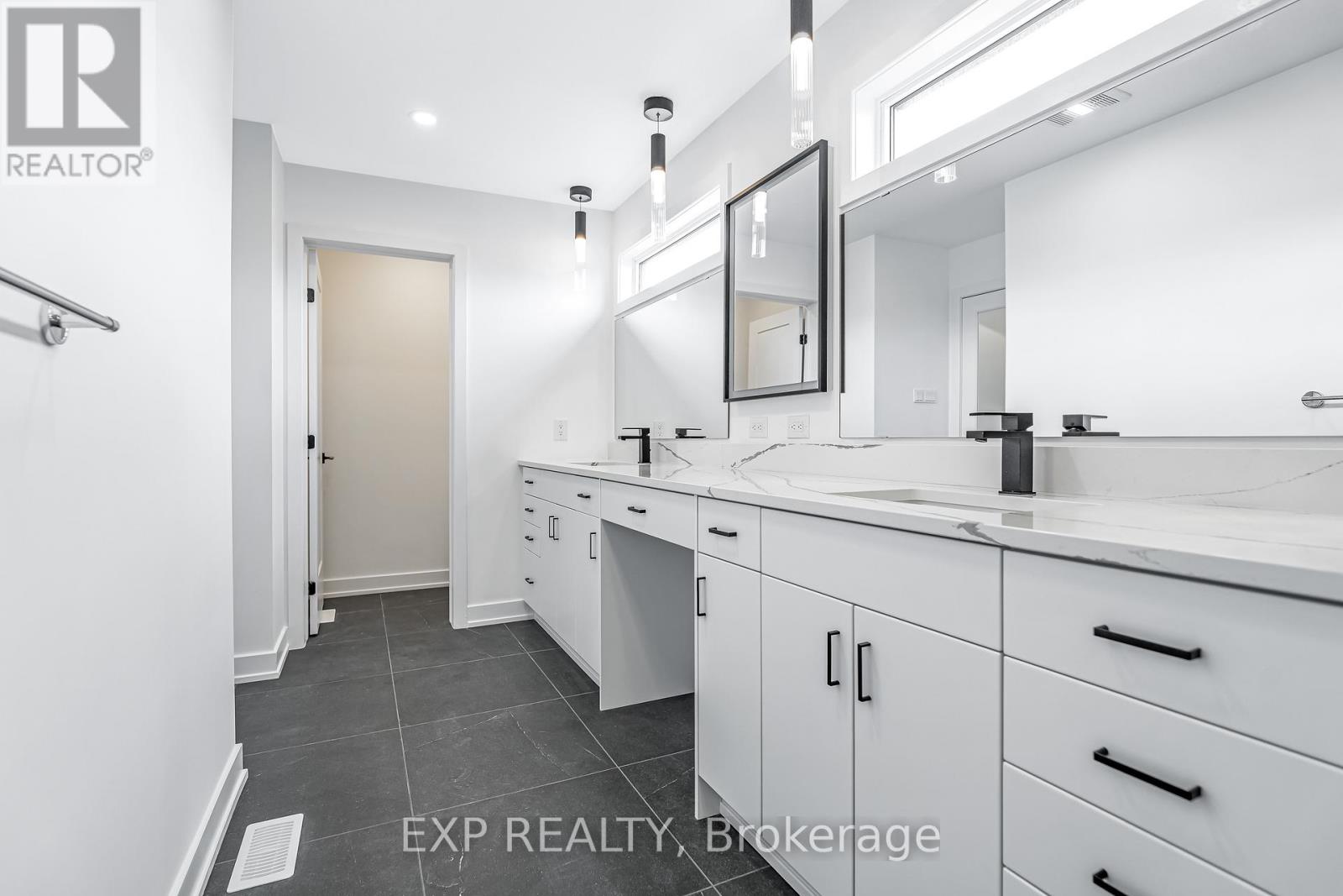 Photo 36 of 489 Duvernay Drive, Ottawa ON