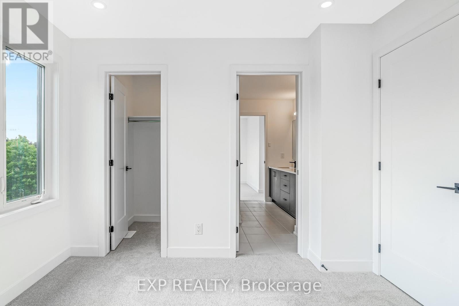 Photo 41 of 489 Duvernay Drive, Ottawa ON