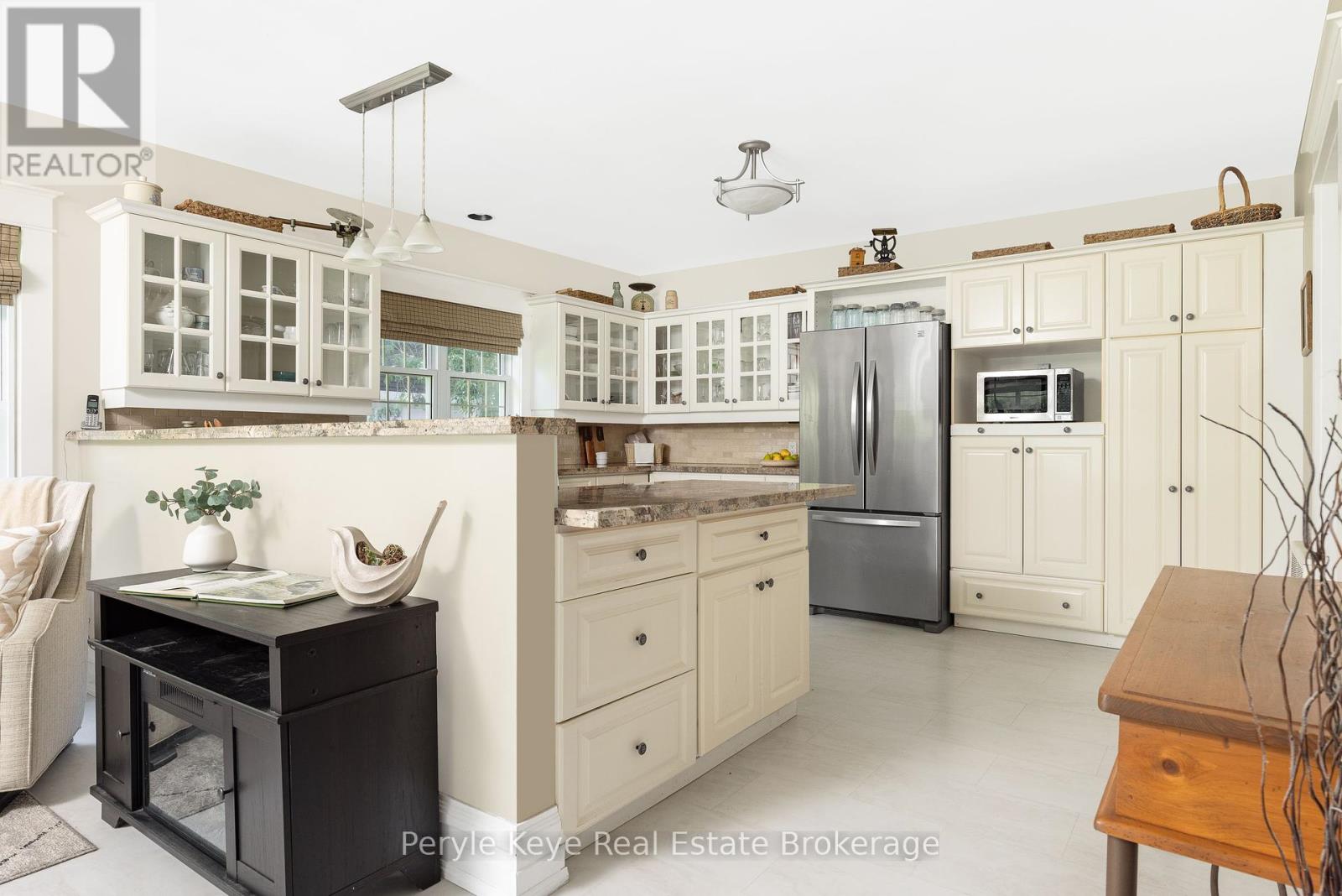 Photo 24 of 96 Ontario Street, Bracebridge ON