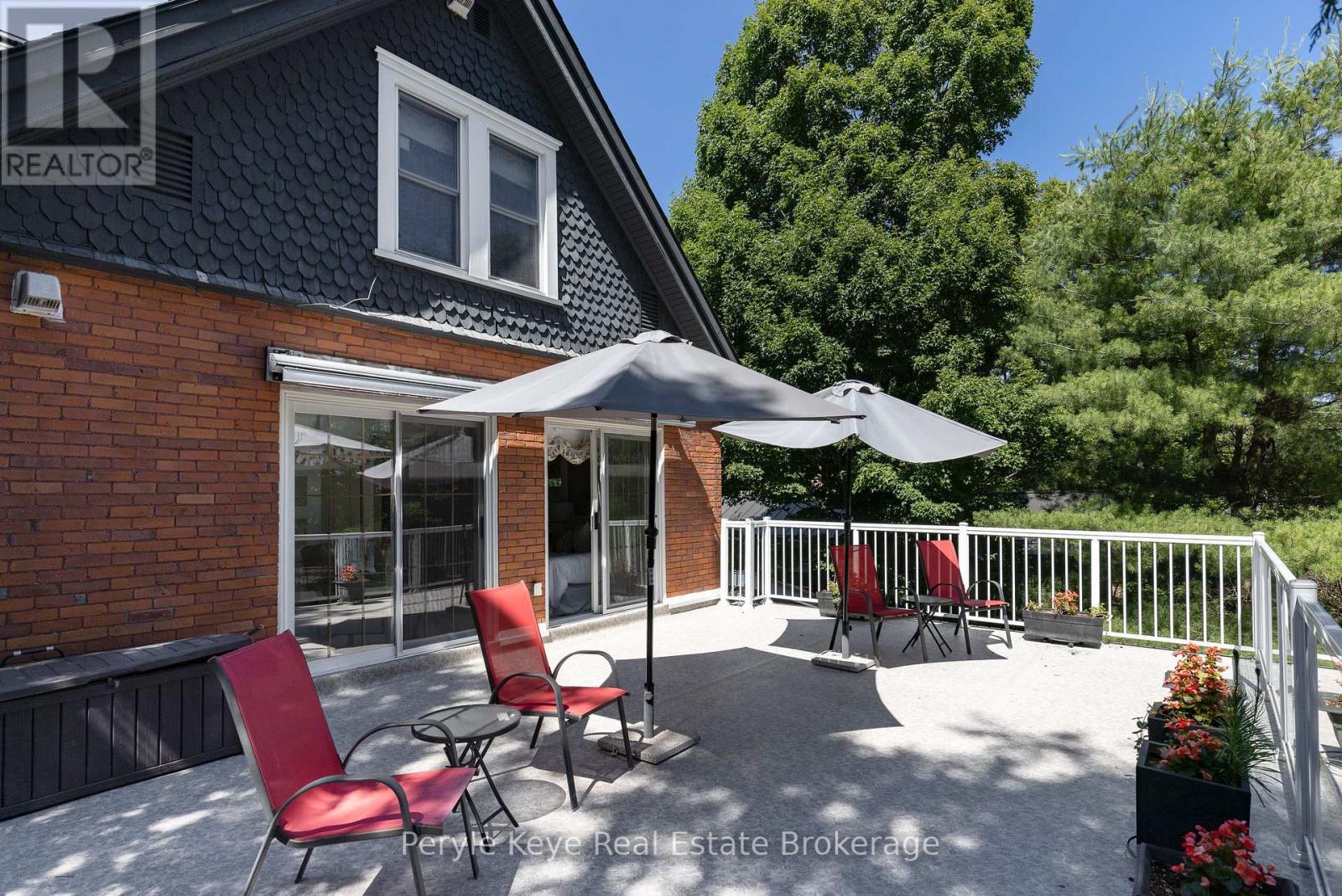 Photo 10 of 96 Ontario Street, Bracebridge ON