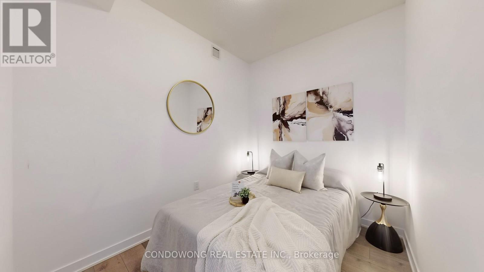 Photo 9 of 1105 60 Honeycrisp Crescent, Vaughan ON