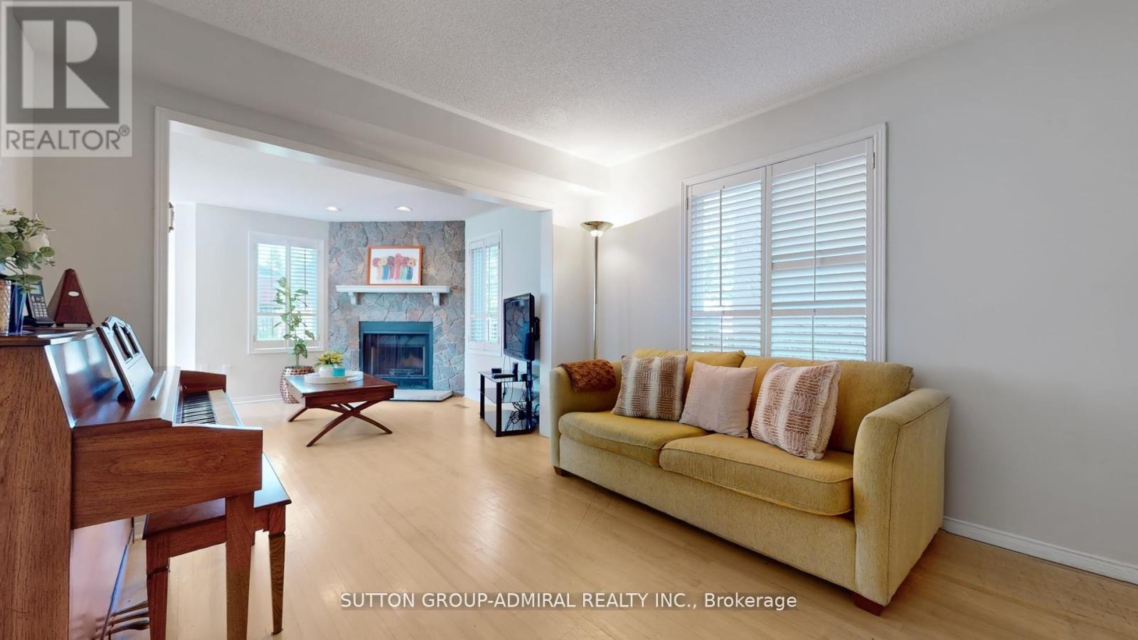 Photo 14 of 186 Westhampton Drive, Vaughan ON
