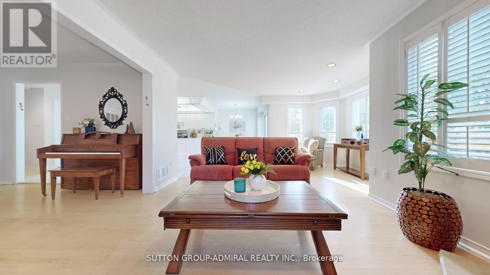 Photo 18 of 186 Westhampton Drive, Vaughan ON