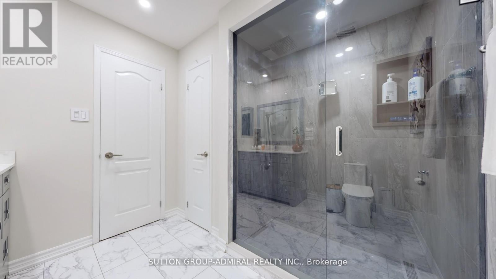 Photo 33 of 186 Westhampton Drive, Vaughan ON