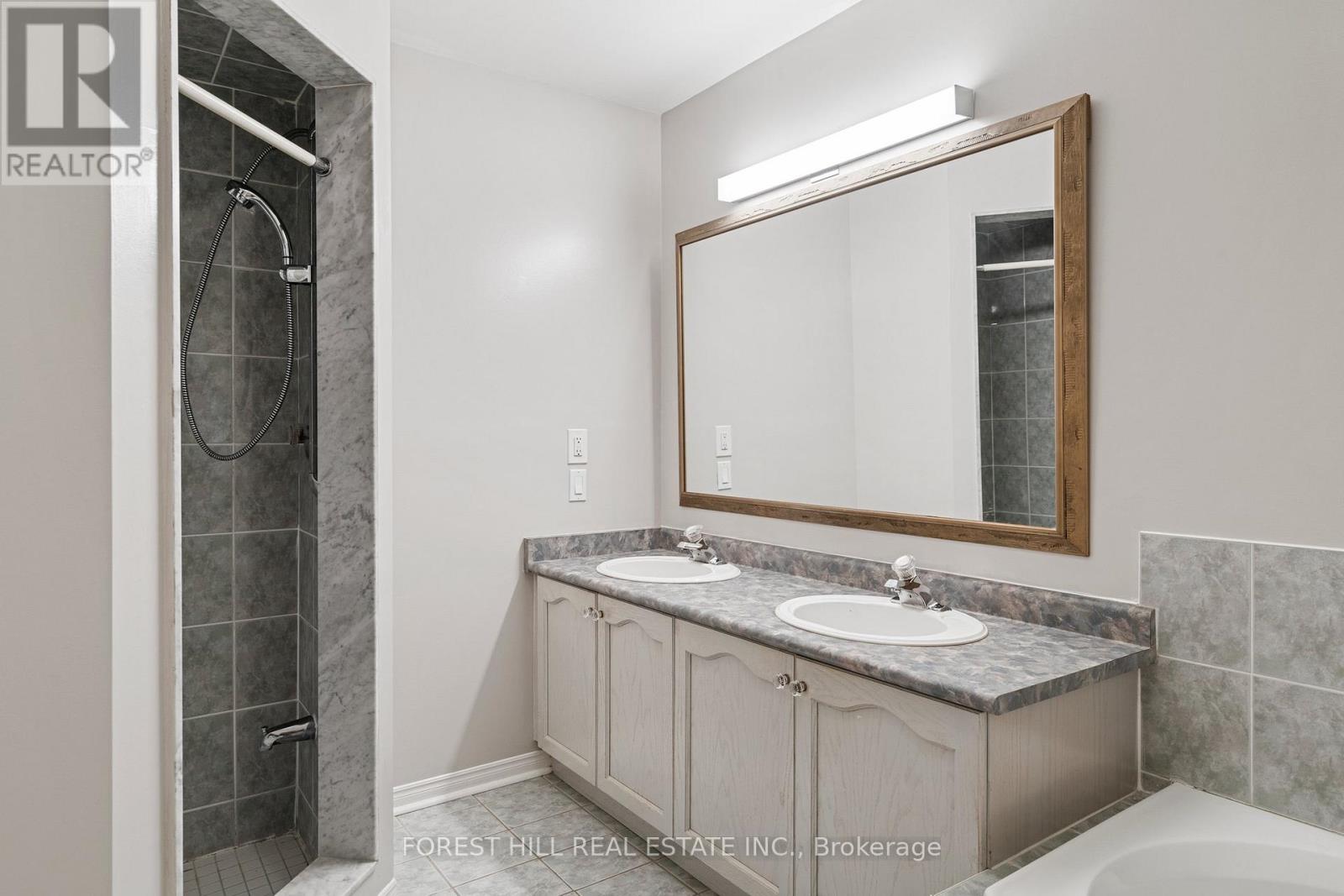 Photo 2 of 35 Timberview Drive, Vaughan ON