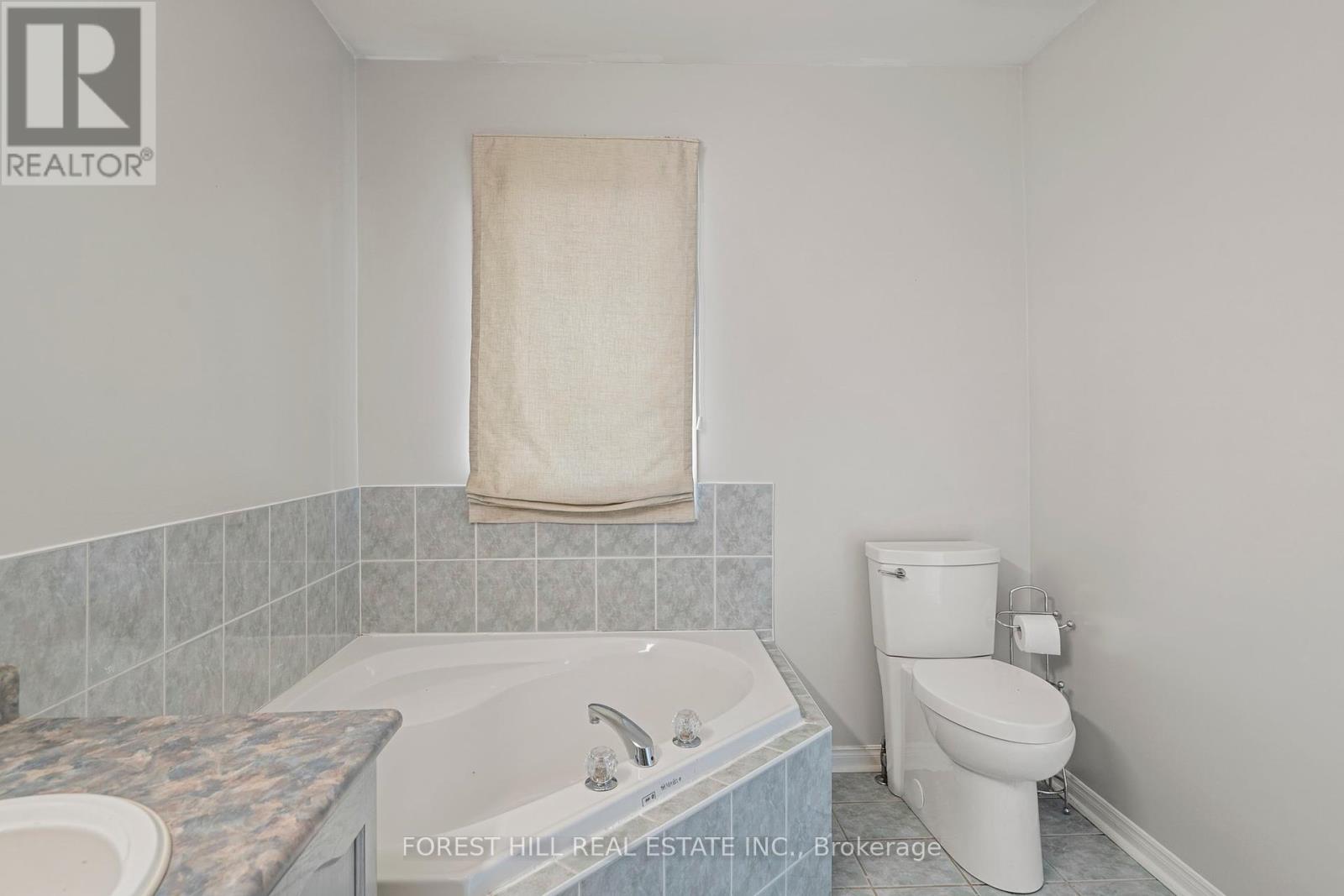 Photo 6 of 35 Timberview Drive, Vaughan ON