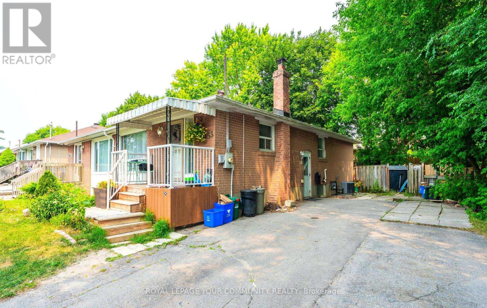 Photo 36 of 53 Newbury Drive, Newmarket ON