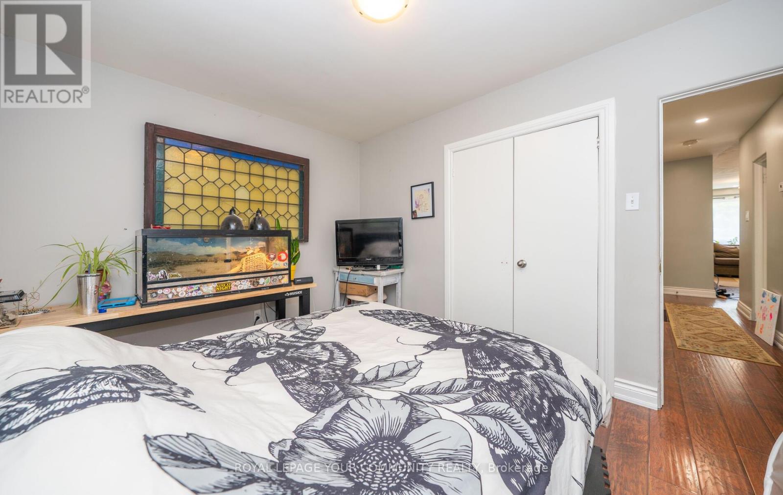 Photo 42 of 53 Newbury Drive, Newmarket ON