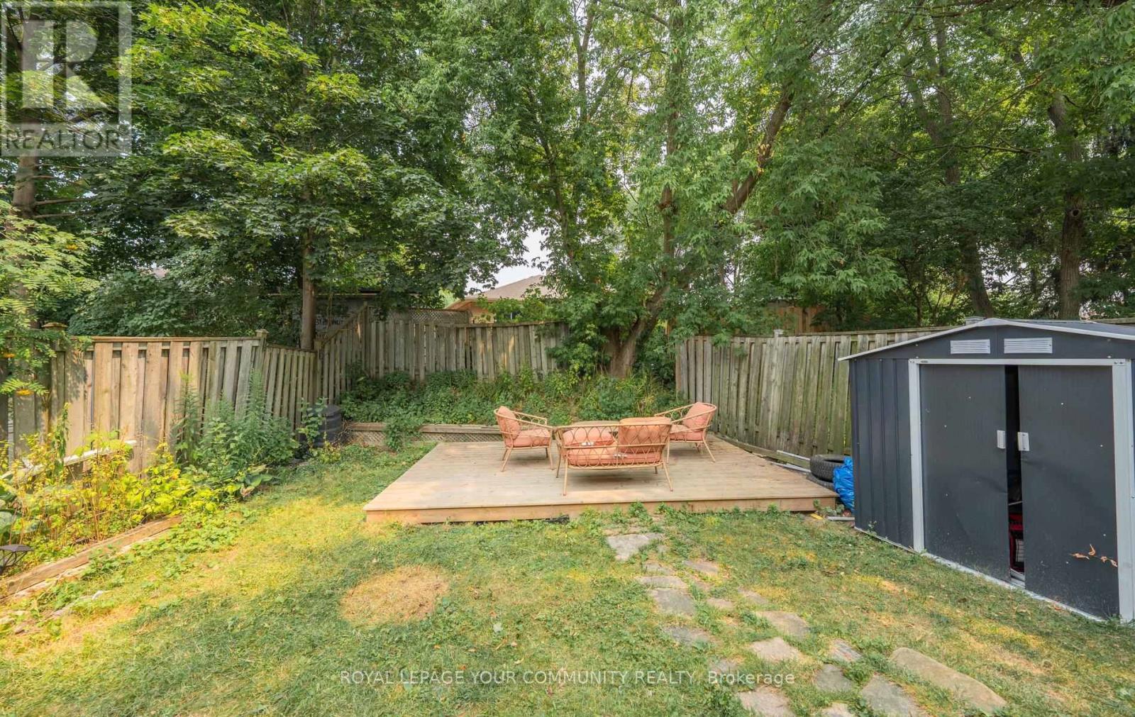 Photo 17 of 53 Newbury Drive, Newmarket ON