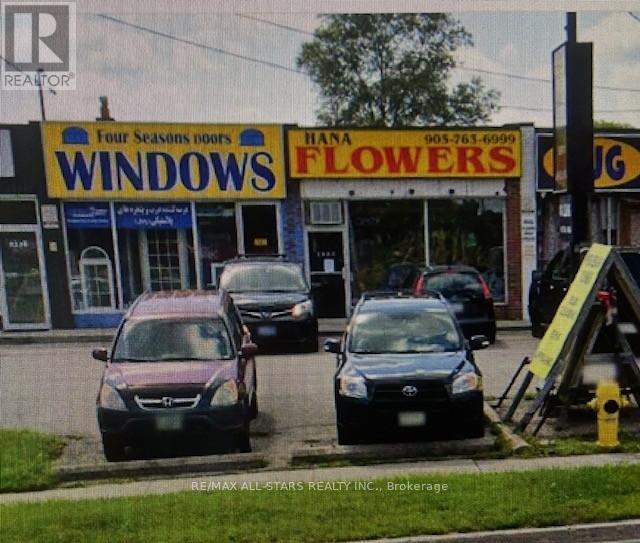 Photo 2 of 8238 Yonge Street, Markham ON