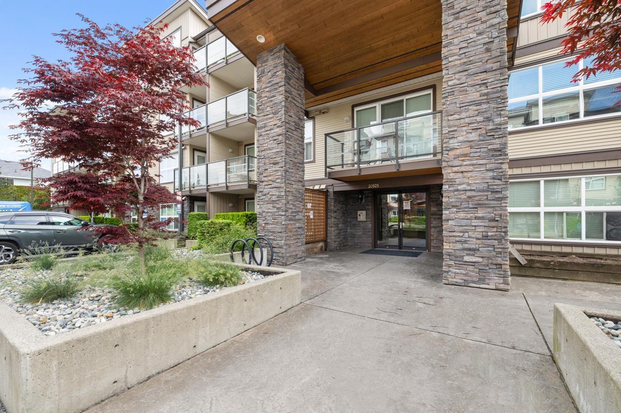 Photo 3 of 423 30525 Cardinal Avenue, Abbotsford BC