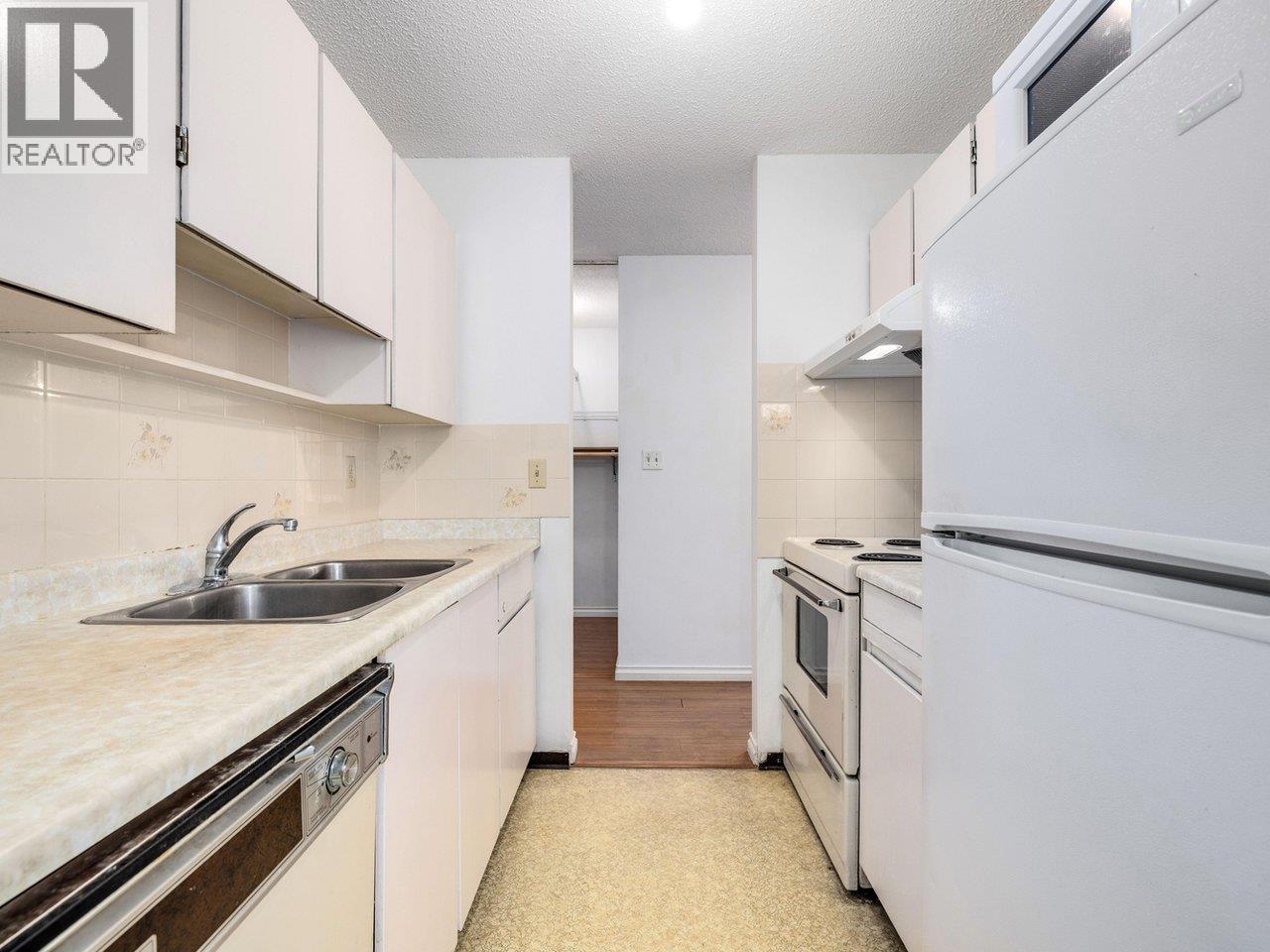 Photo 4 of 301 8760 Westminster Highway, Richmond BC
