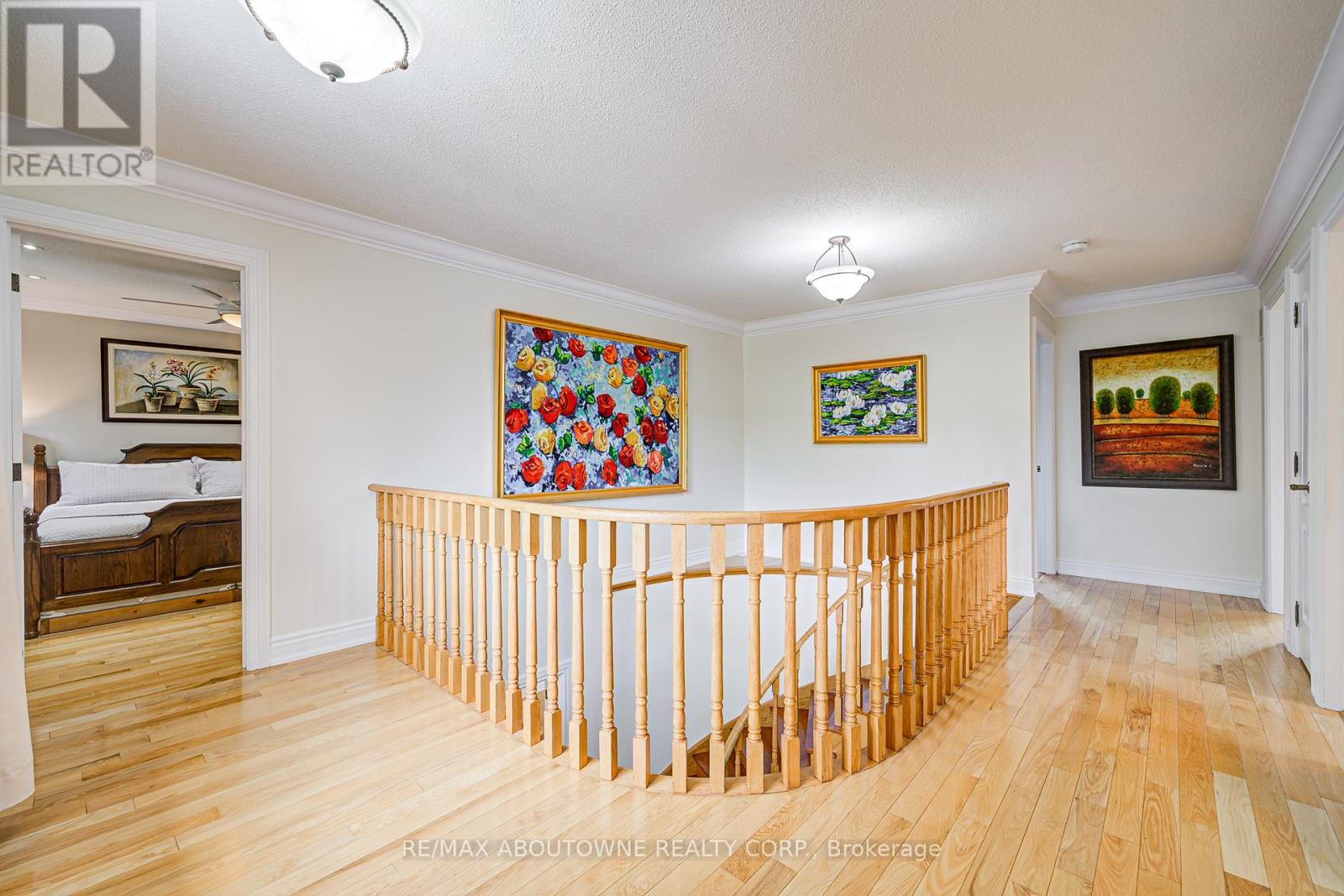 Photo 16 of 1337 Peartree Circle, Oakville ON
