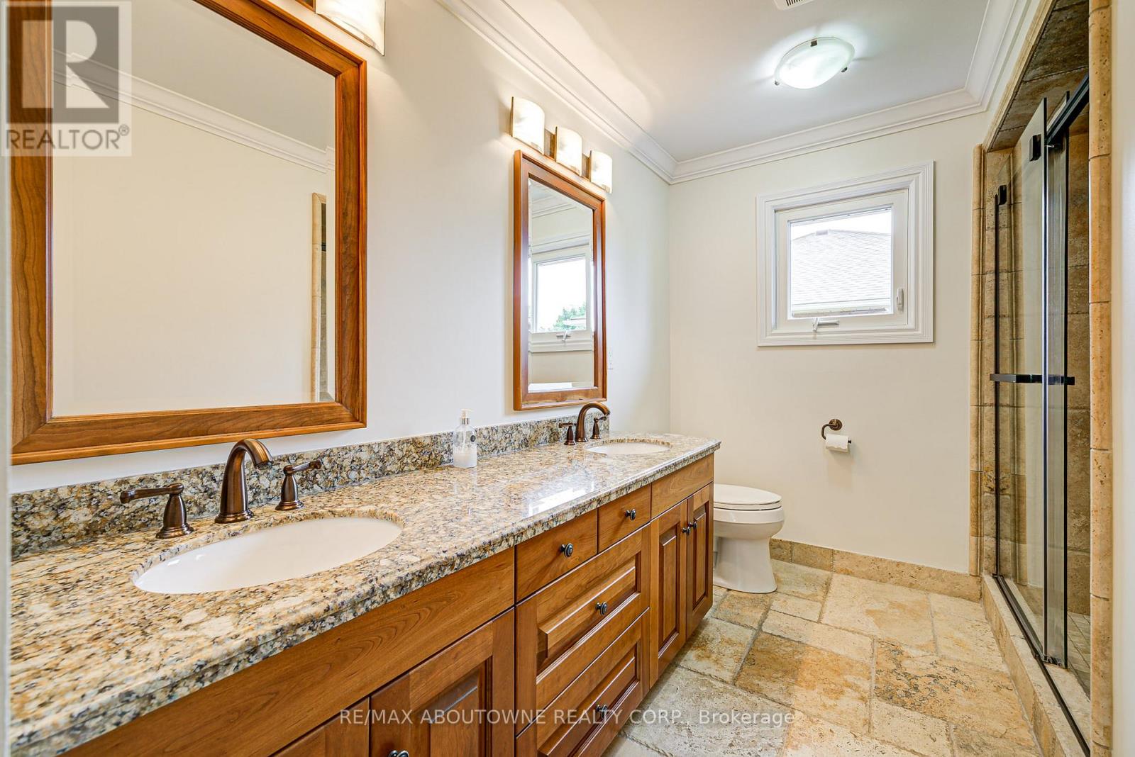 Photo 19 of 1337 Peartree Circle, Oakville ON
