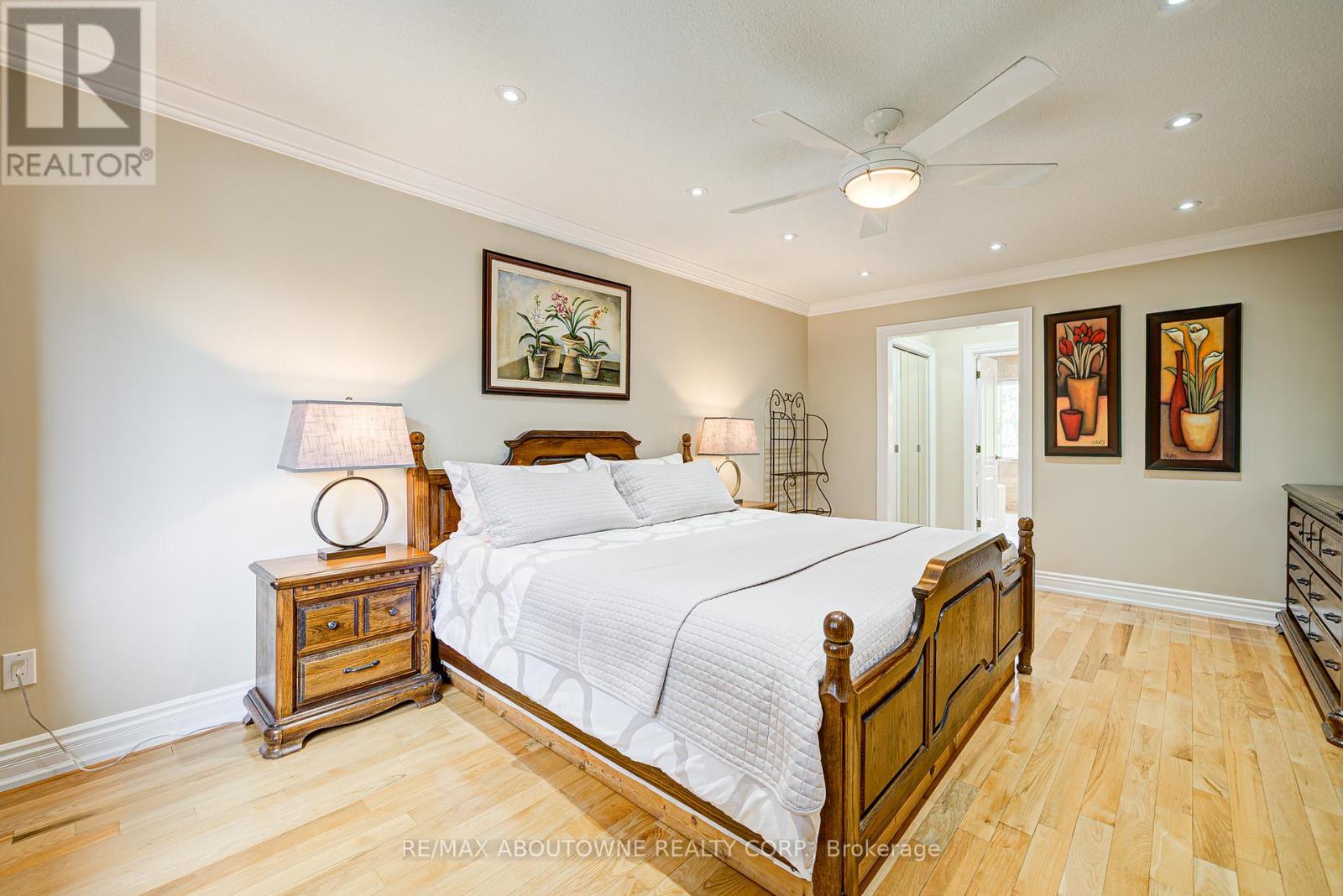 Photo 22 of 1337 Peartree Circle, Oakville ON