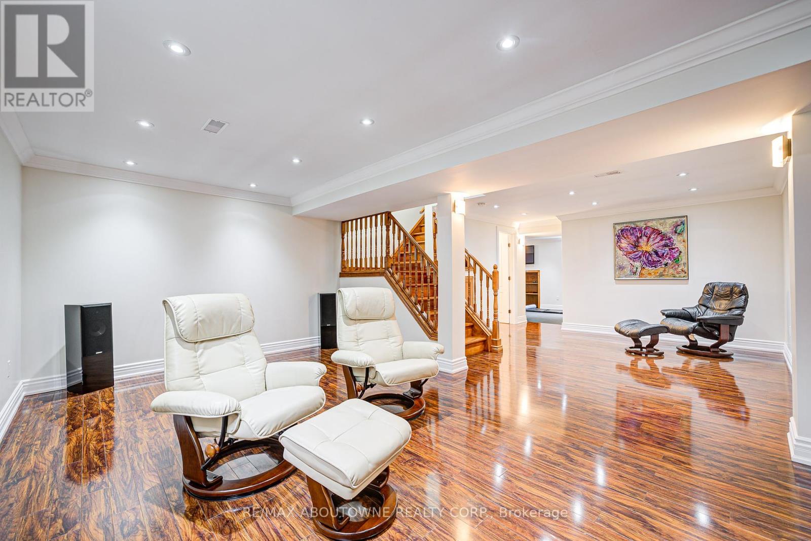Photo 30 of 1337 Peartree Circle, Oakville ON