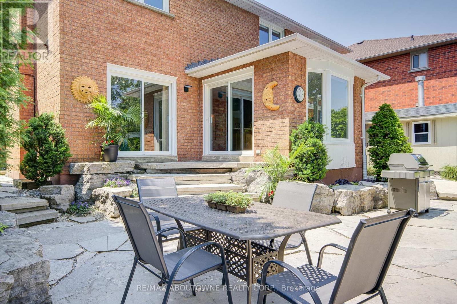 Photo 37 of 1337 Peartree Circle, Oakville ON