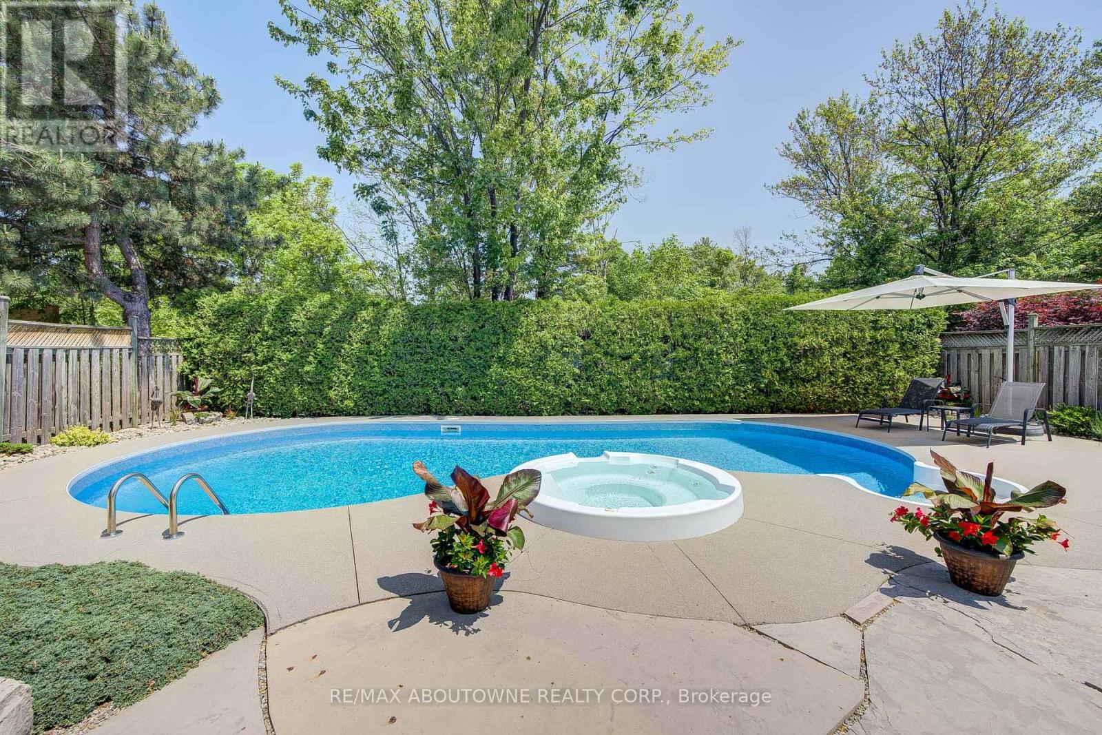 Photo 38 of 1337 Peartree Circle, Oakville ON