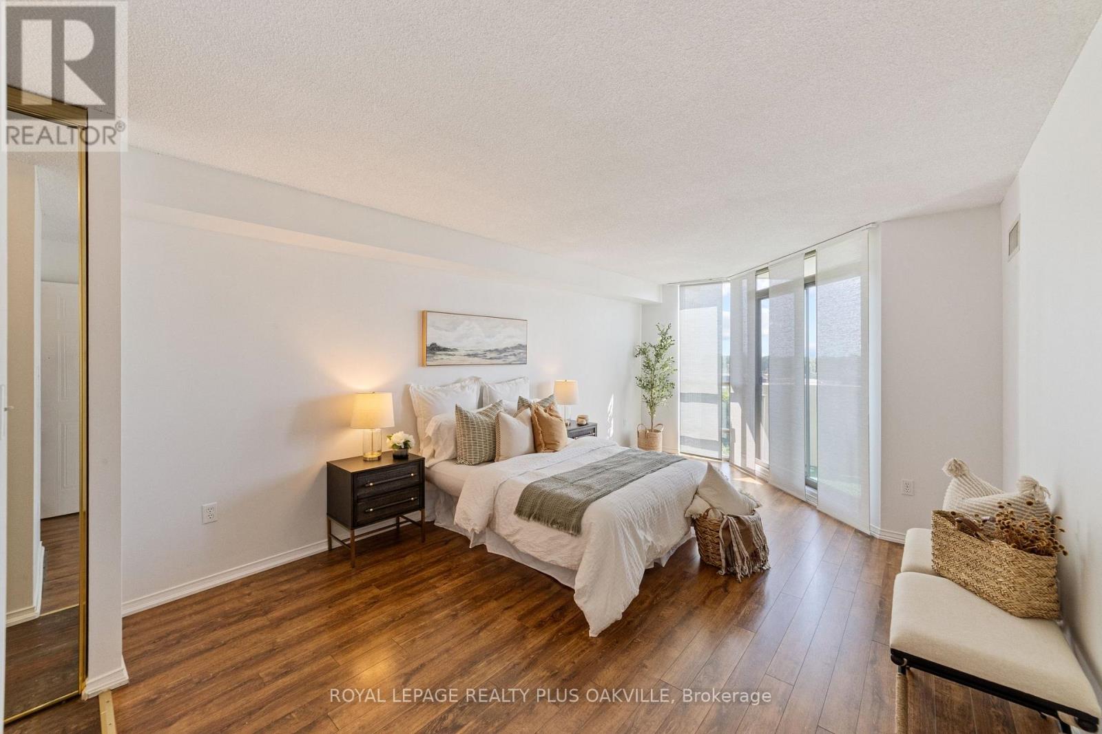 Photo 10 of 804 5070 Pinedale Avenue, Burlington ON