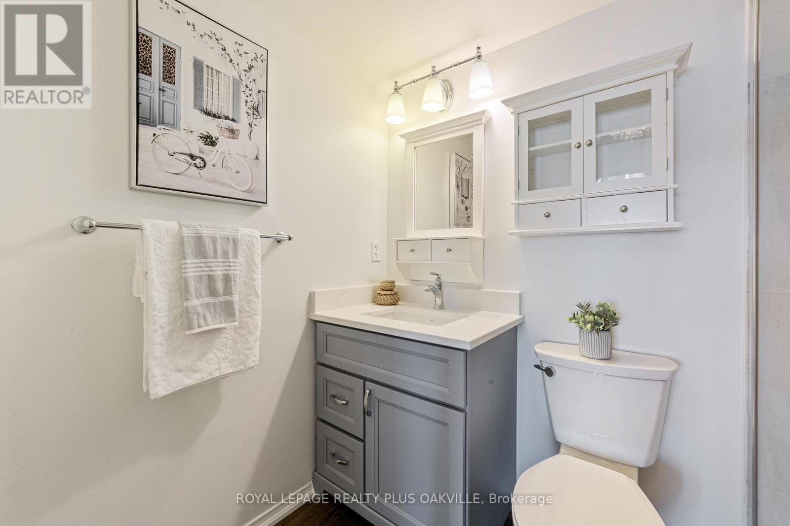 Photo 32 of 804 5070 Pinedale Avenue, Burlington ON