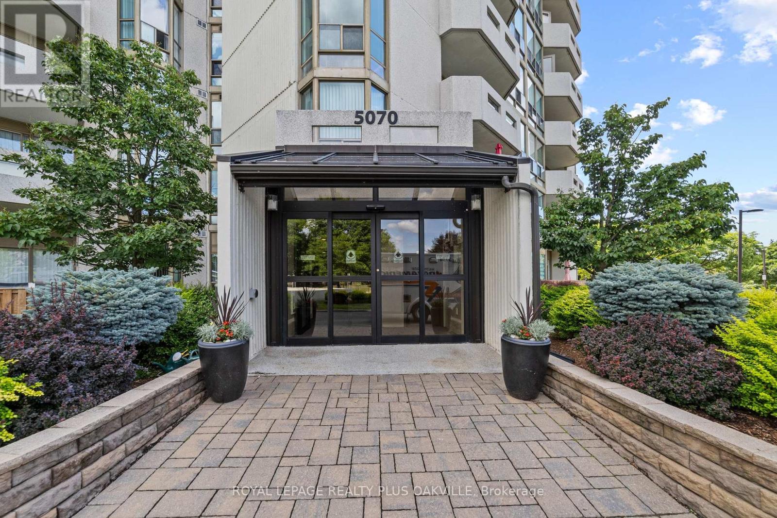 Photo 22 of 804 5070 Pinedale Avenue, Burlington ON