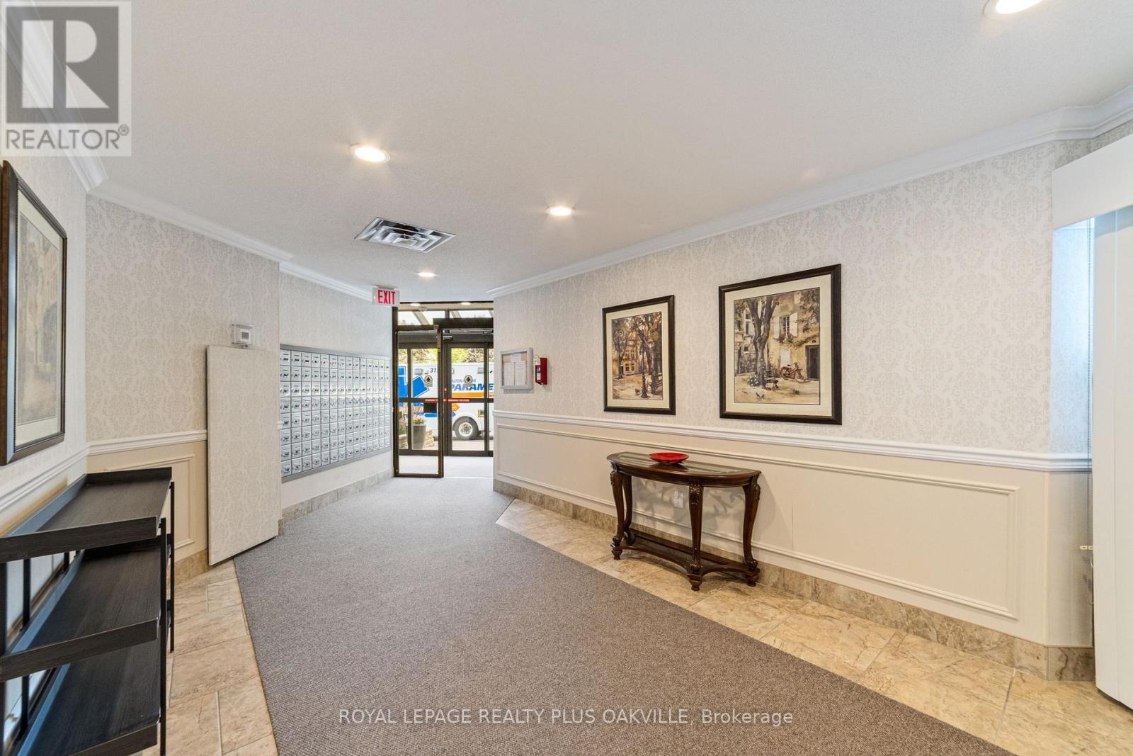 Photo 17 of 804 5070 Pinedale Avenue, Burlington ON