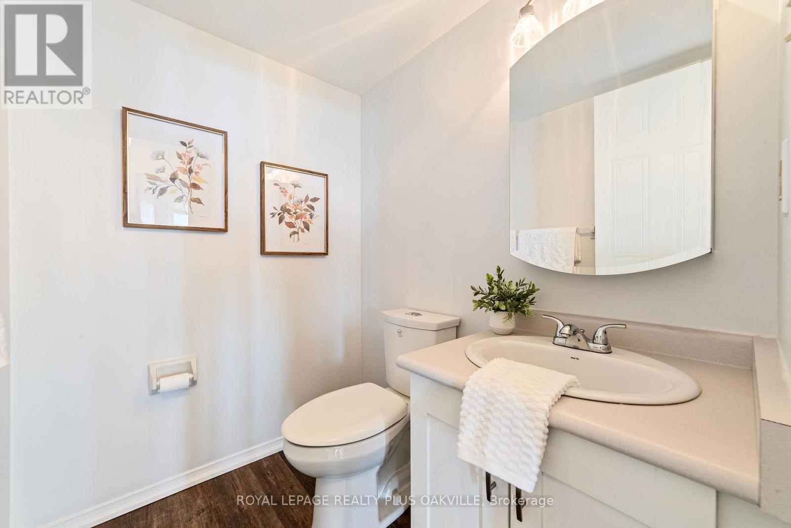 Photo 9 of 804 5070 Pinedale Avenue, Burlington ON