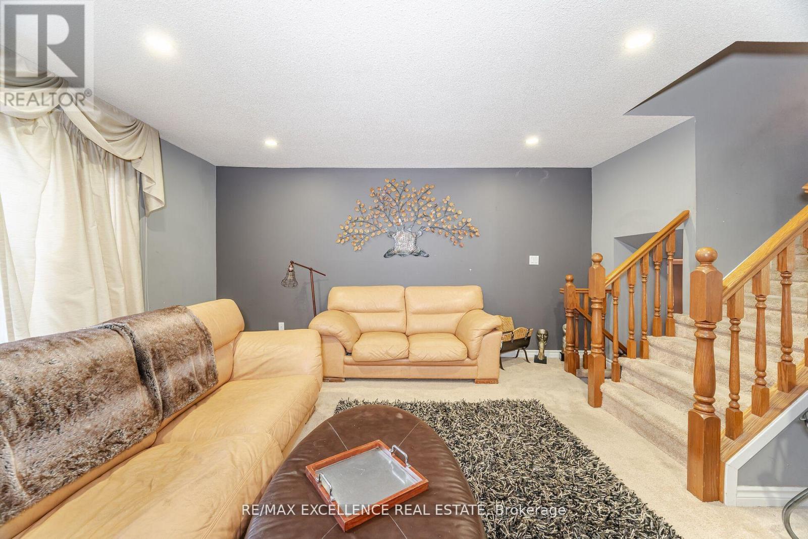 Photo 7 of 112 Elderwood Place, Brampton ON