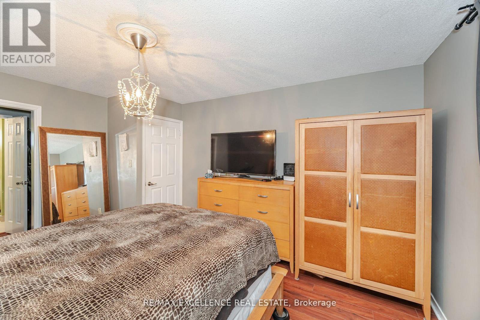 Photo 2 of 112 Elderwood Place, Brampton ON