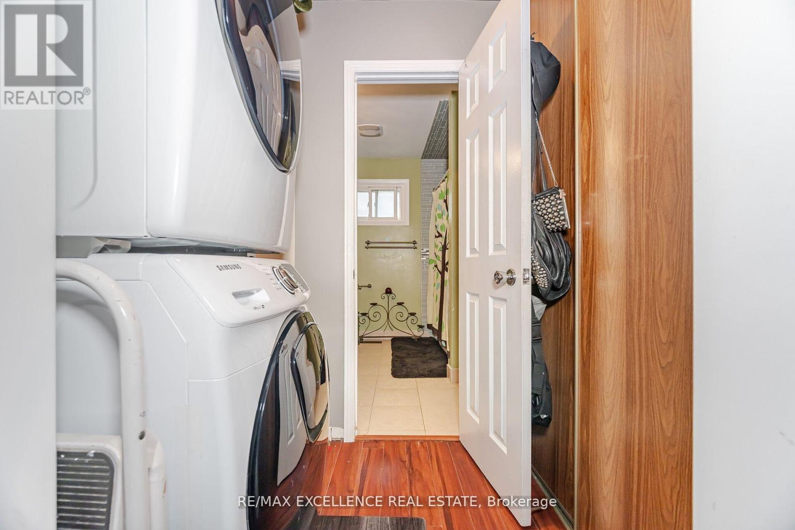 Photo 5 of 112 Elderwood Place, Brampton ON