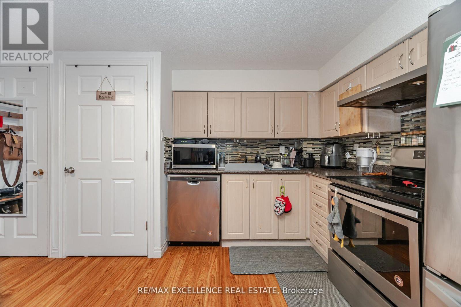 Photo 27 of 112 Elderwood Place, Brampton ON