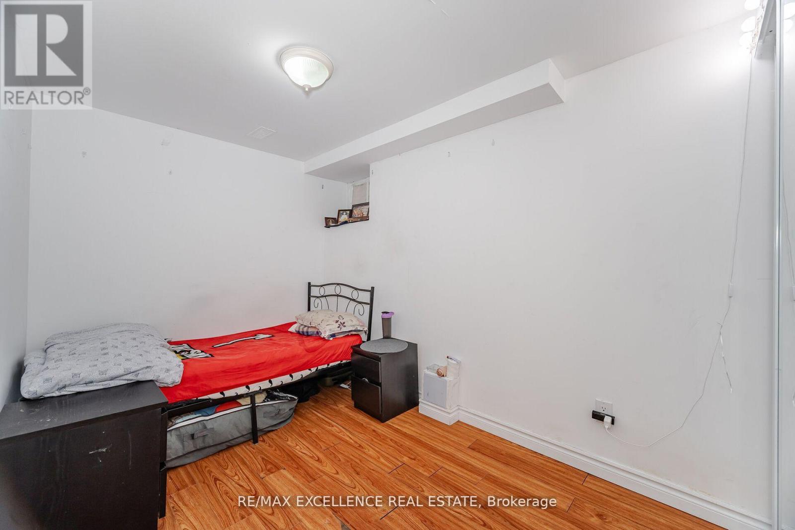 Photo 32 of 112 Elderwood Place, Brampton ON