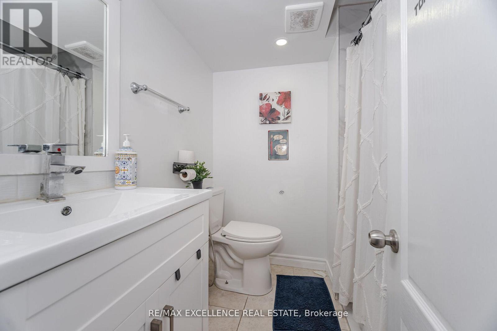 Photo 16 of 112 Elderwood Place, Brampton ON
