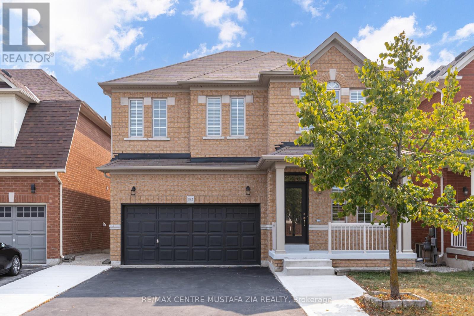 Photo 32 of 562 Nairn Circle, Milton ON