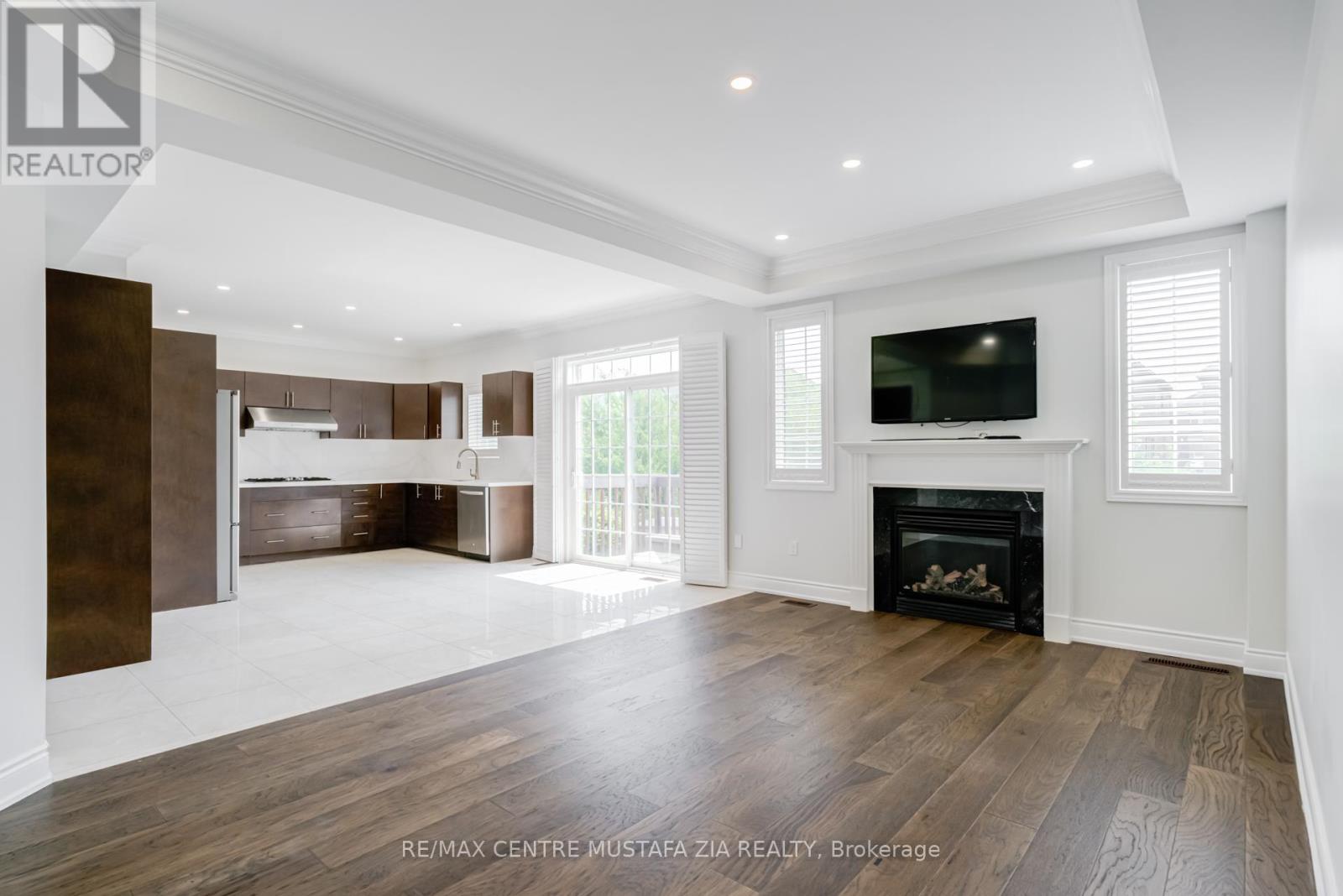 Photo 44 of 562 Nairn Circle, Milton ON