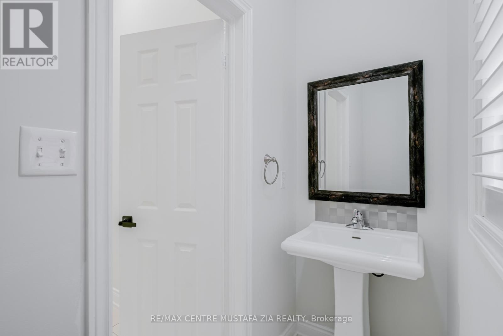 Photo 45 of 562 Nairn Circle, Milton ON