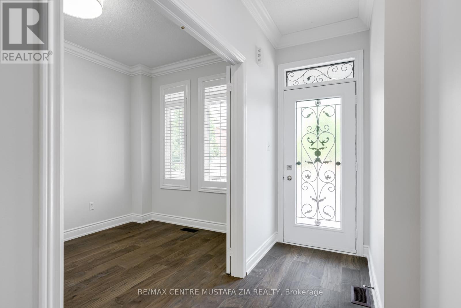 Photo 13 of 562 Nairn Circle, Milton ON