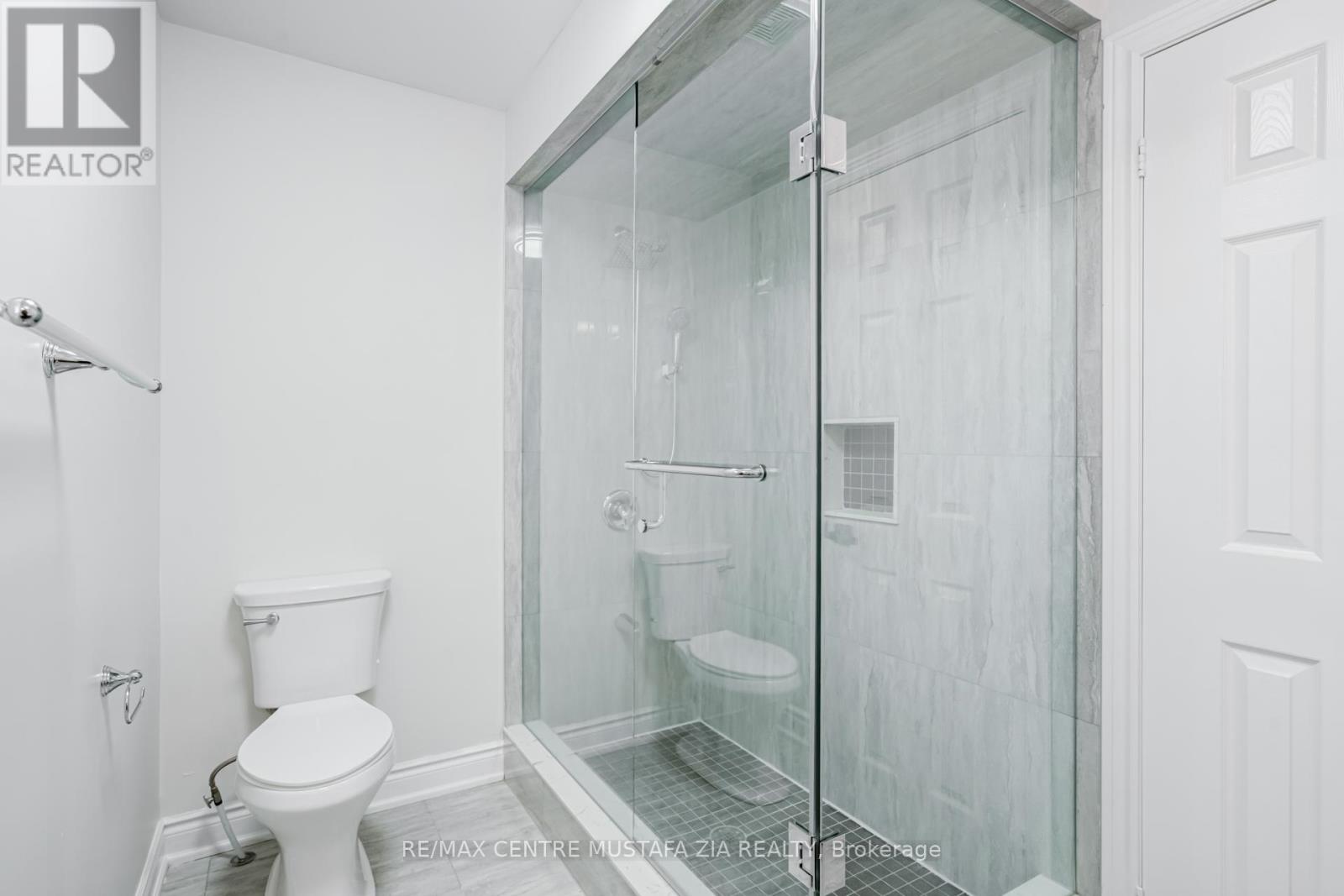 Photo 26 of 562 Nairn Circle, Milton ON