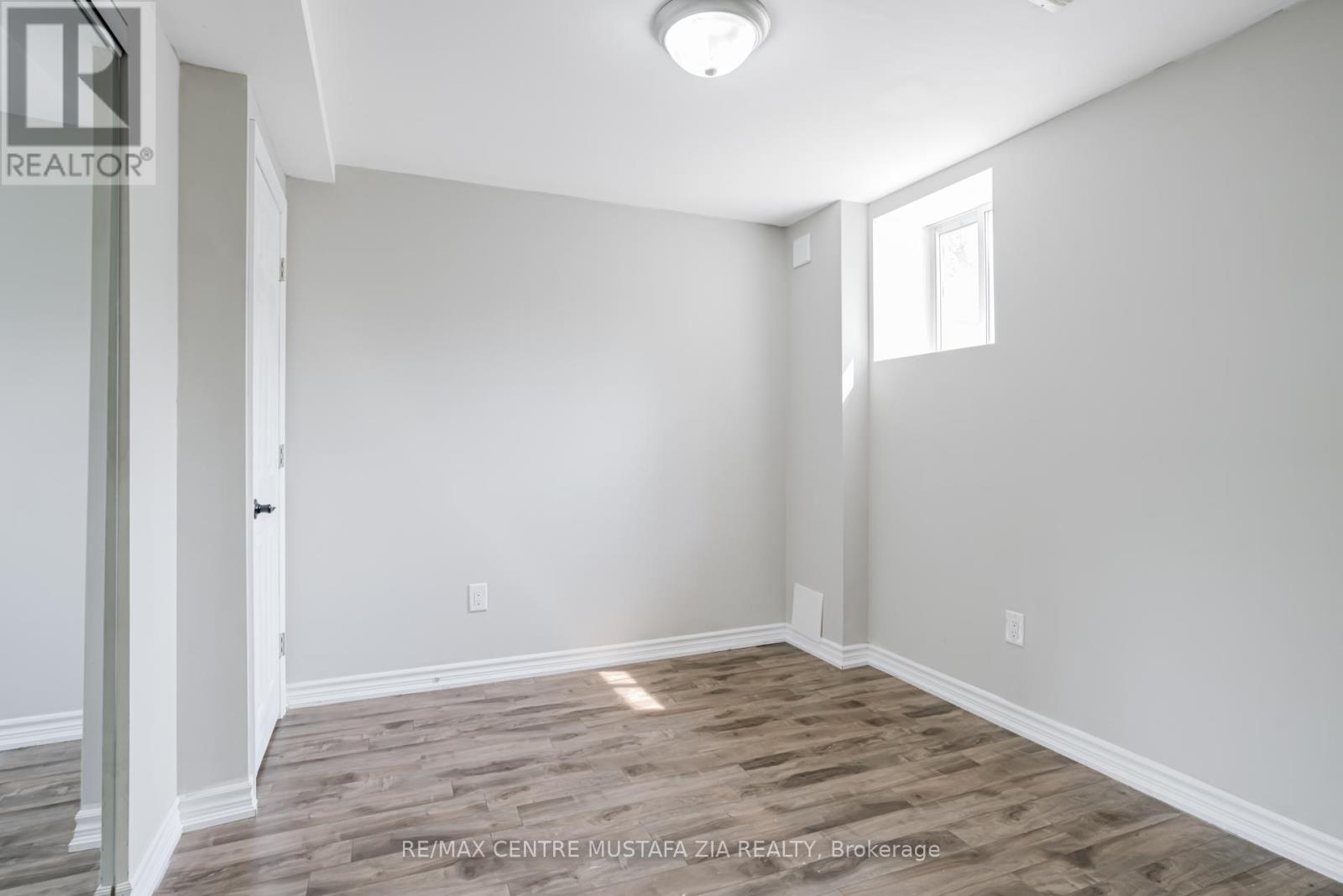 Photo 36 of 562 Nairn Circle, Milton ON
