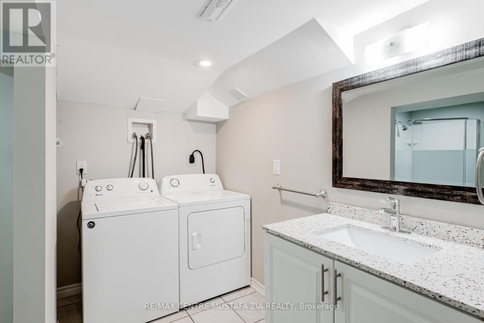 Photo 9 of 562 Nairn Circle, Milton ON