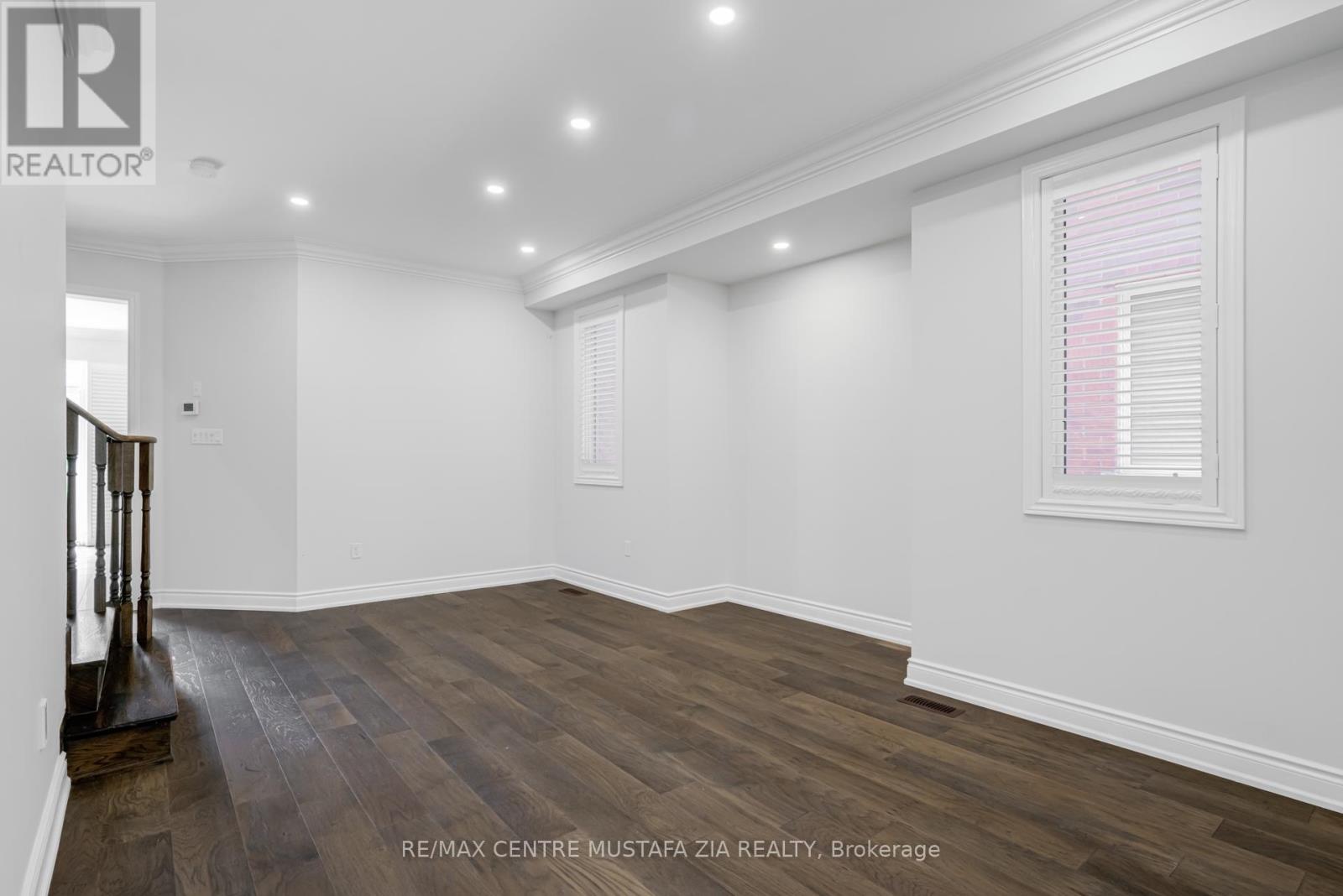 Photo 7 of 562 Nairn Circle, Milton ON