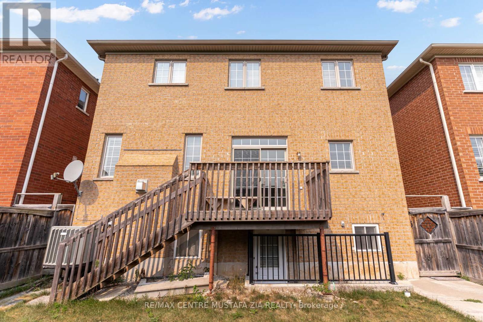 Photo 40 of 562 Nairn Circle, Milton ON