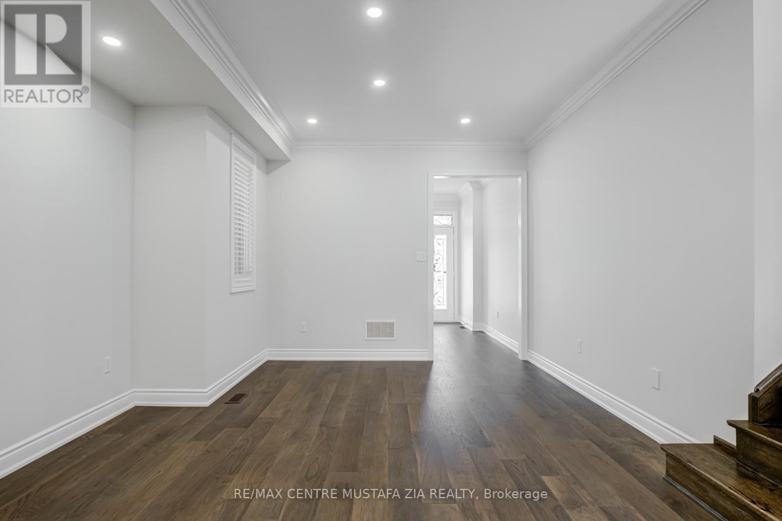 Photo 39 of 562 Nairn Circle, Milton ON