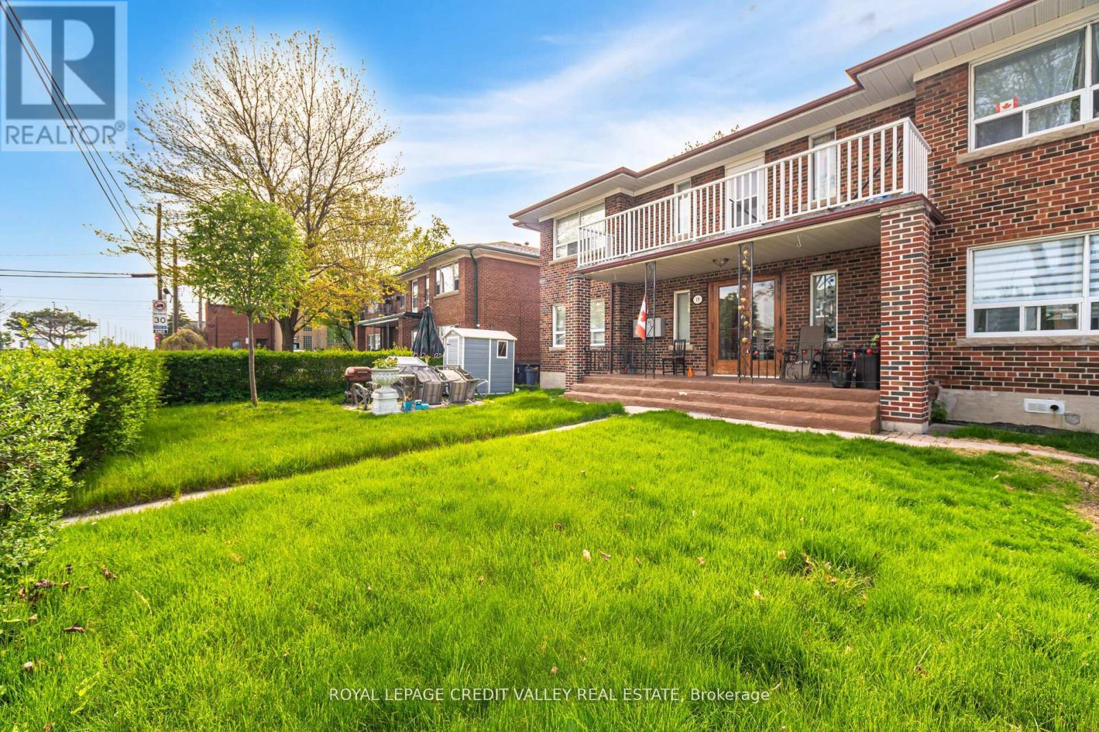 Photo 17 of 19 Roseland Drive, Toronto ON