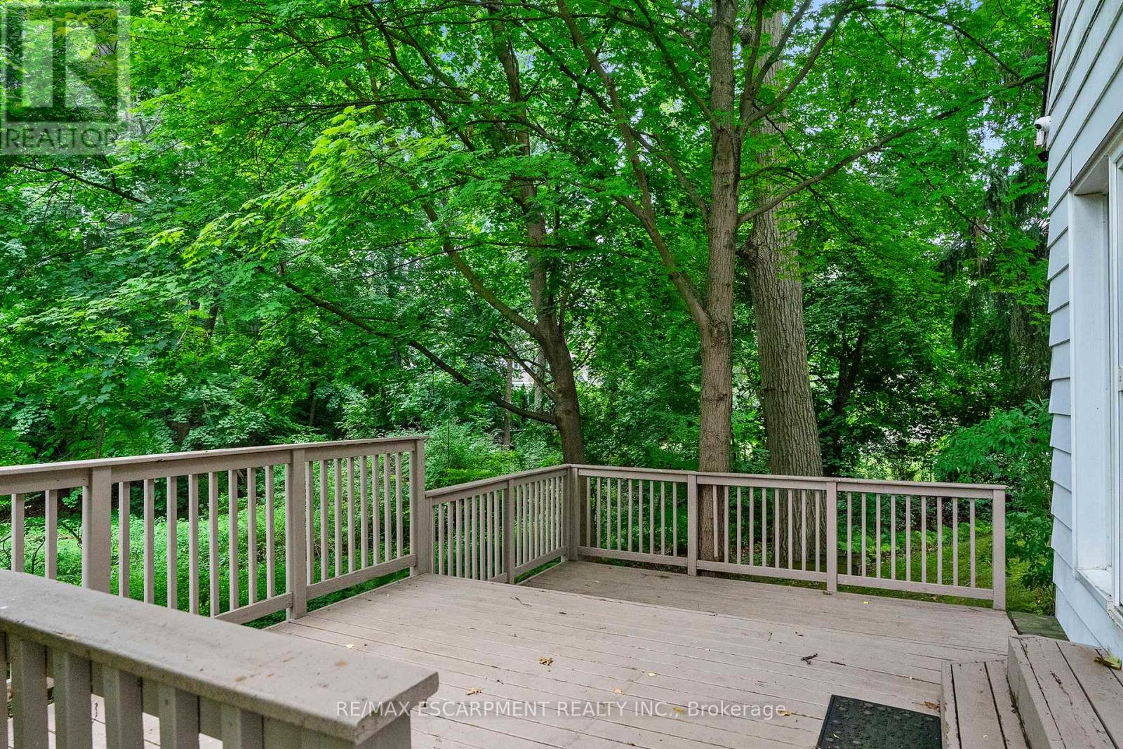 Photo 7 of 330 Poplar Drive, Oakville ON
