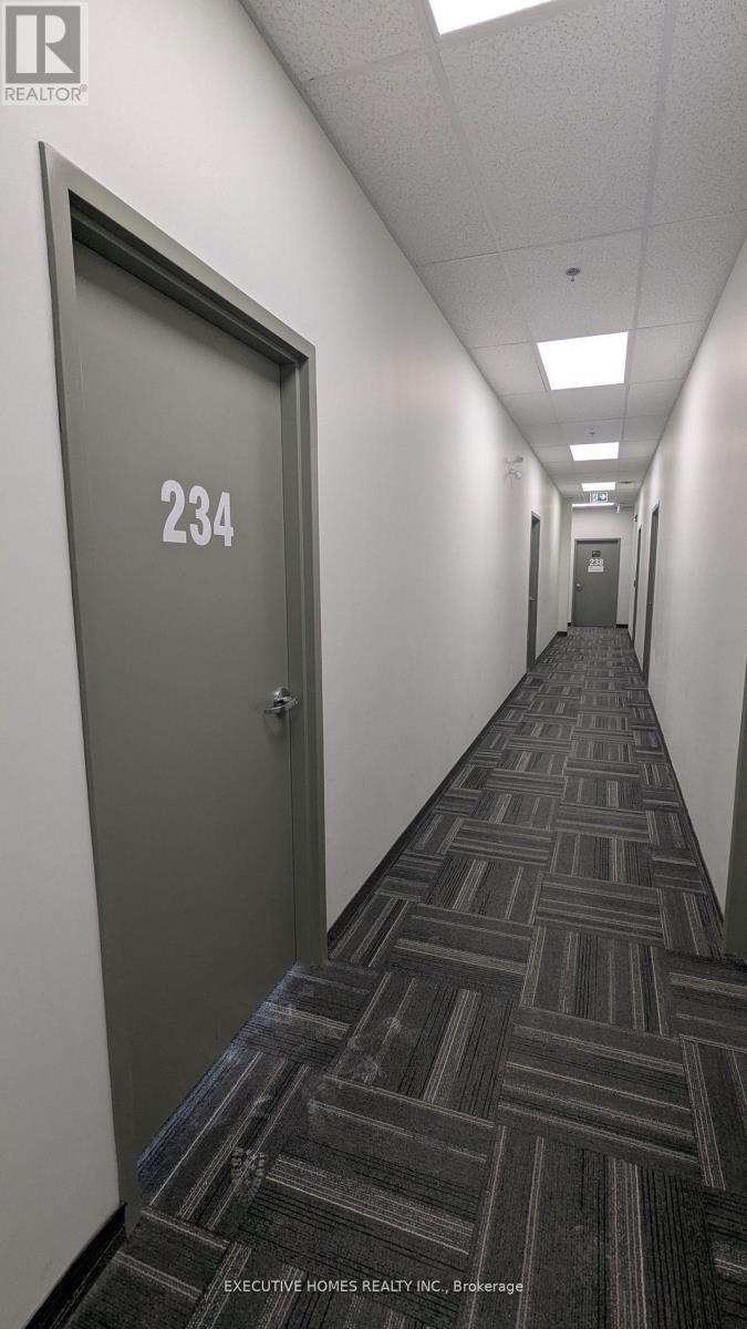 Photo 4 of 234 3465 Platinum Drive, Mississauga ON
