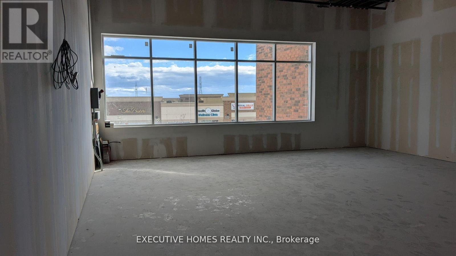 Photo 11 of 234 3465 Platinum Drive, Mississauga ON