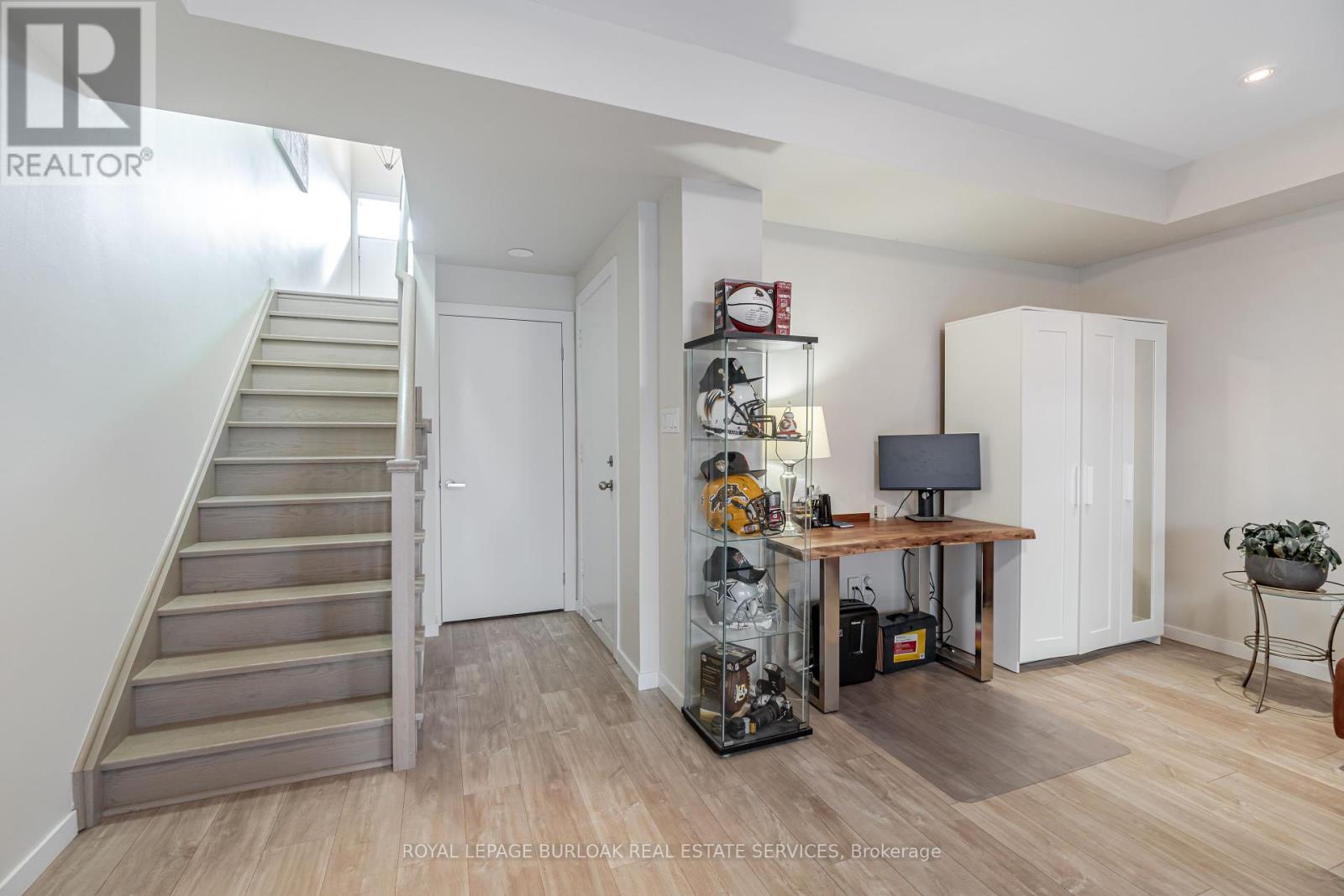 Photo 21 of 467 Nautical Boulevard, Oakville ON