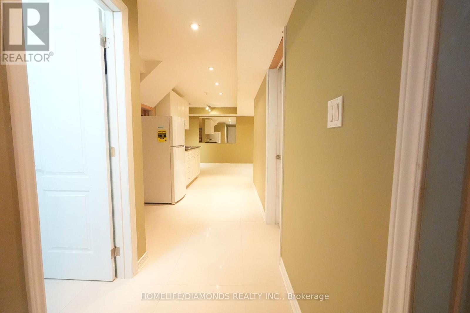 Photo 13 of 5267 Brookwood Court, Mississauga ON